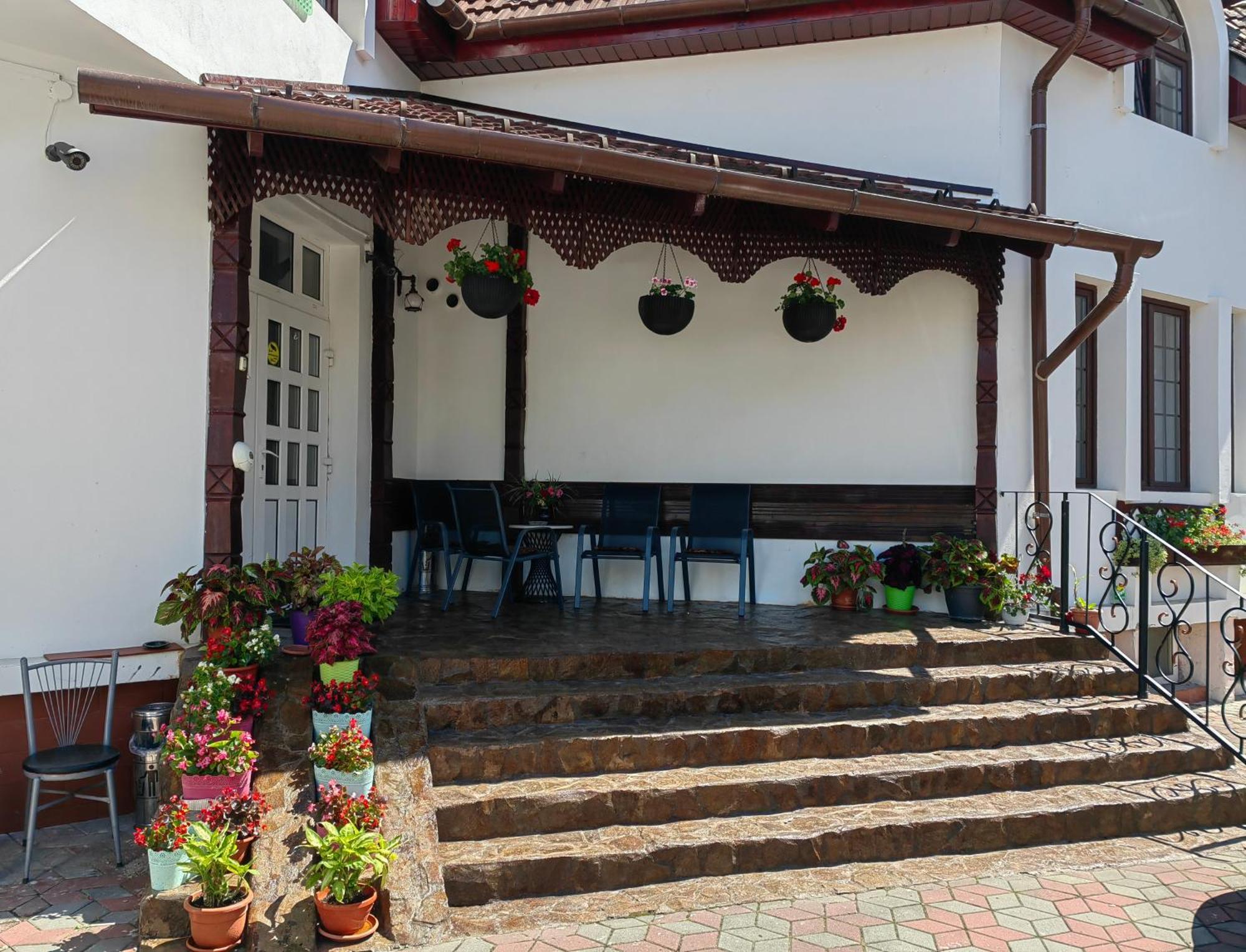 Pensiunea Millenium Sibiu With Parking - Motorcycle Friendly Travel Routes מראה חיצוני תמונה
